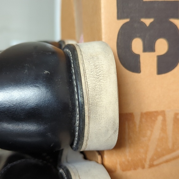 Red Wing 8165 Round Toe Heritage Boots - Picture 12 of 16